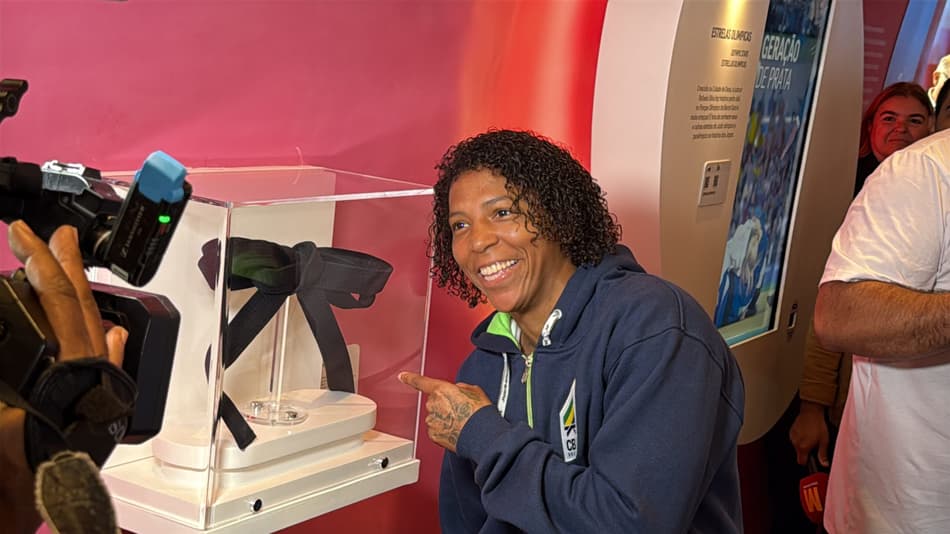 Rafaela Silva doou faixa ao Museu Olímpico do Rio (Foto: Kauhan Fiaux / Lance!)
