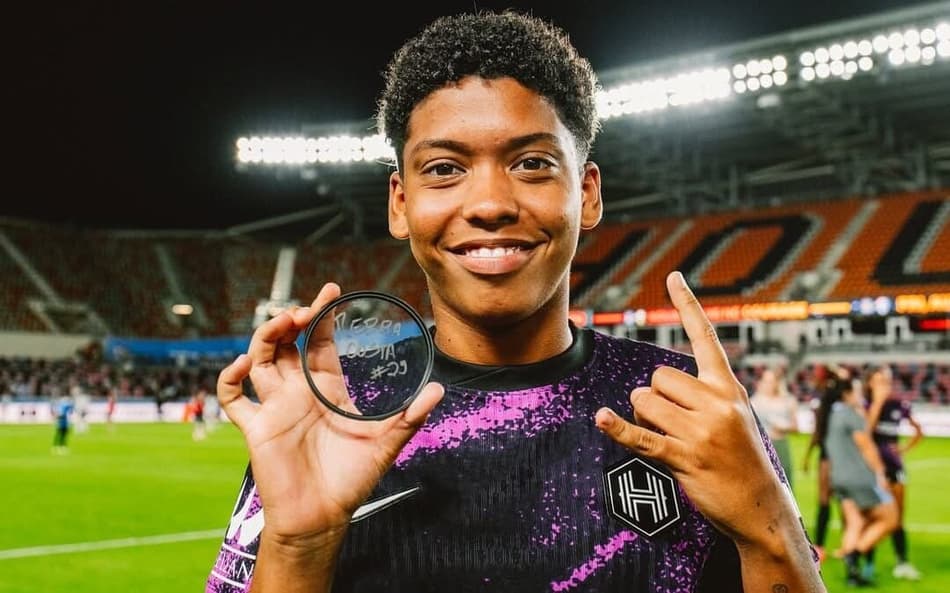 Rebeca chegou ao Houston Dash em 2025. (Foto: Houston Dash / Divulgação)