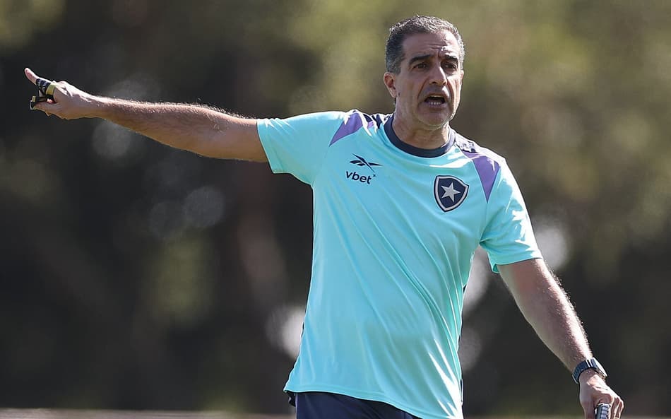 Renato Paiva, técnico do Botafogo