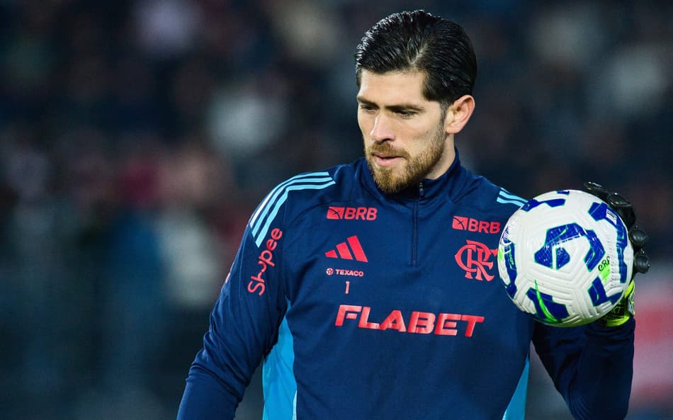 Rossi, do Flamengo, durante aquecimento antes da partida contra o Bragantino