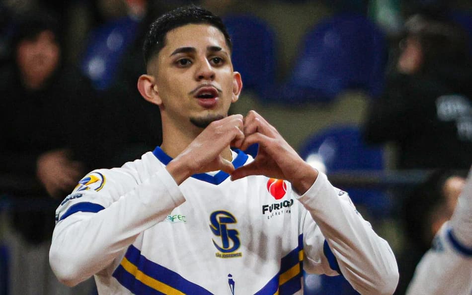 Comemoração de Matheus, na vitória do São Joseense sobre o Ceará por 3 a 1 (Foto: Junior Vilarinho)