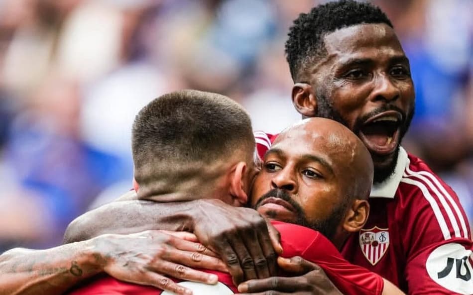 Marcão em ação pelo Sevilla
