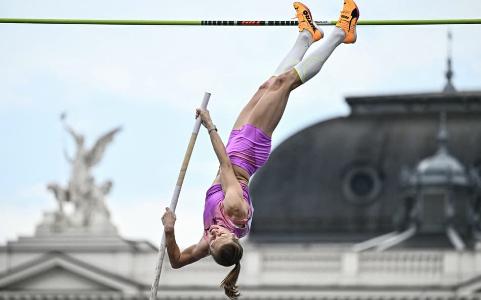 Tina Sutej em ação na Diamond League 2025 (Foto: Fabrice COFFRINI / AFP)