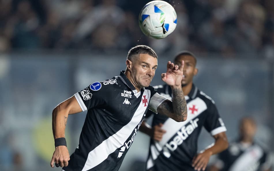 Vegetti, do Vasco, durante partida contra o Independiente del Valle em São Januário