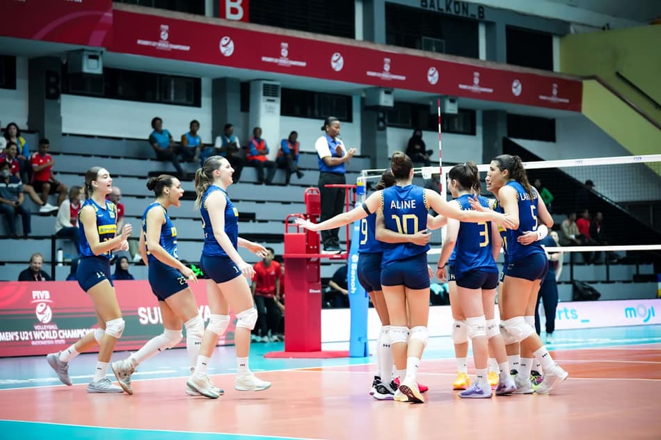 Brasil e Chile no Mundial Sub-21 de Vôlei Feminino (Foto: Volleyball World)