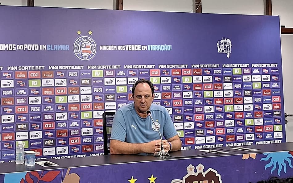 Rogério Ceni durante entrevista coletiva na Arena Fonte Nova (Foto: Rafael do Carmo / Lance!)
