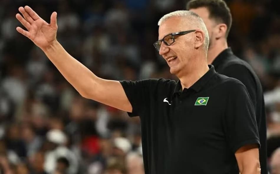 Aleksandar Petrovic, técnico da Seleção Brasileira (Foto: Aris MESSINIS / AFP)