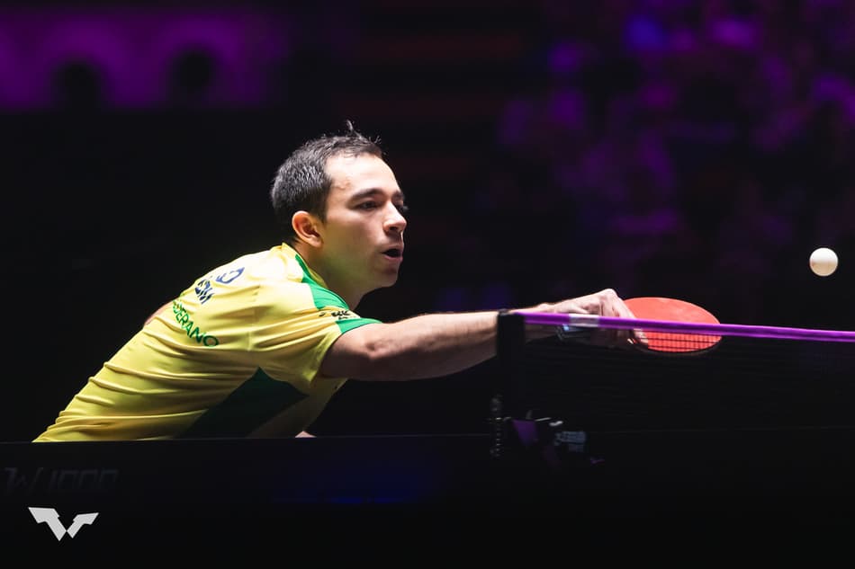 Hugo Calderano enfrenta alemão Dang Qiu no WTT de Macau (Foto: WTT)