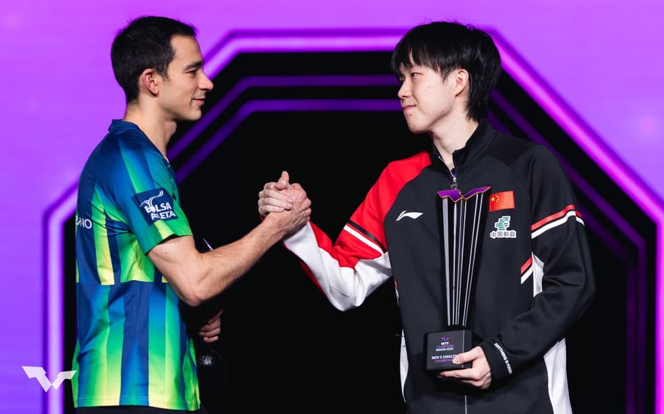Em dia pouco inspirado, Hugo Calderano é vice no WTT de Macau