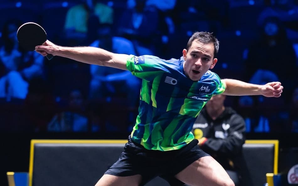 Hugo Calderano na derrota para o alemão Benedikt Duda na Suécia (Foto:WTT/Divulgação)