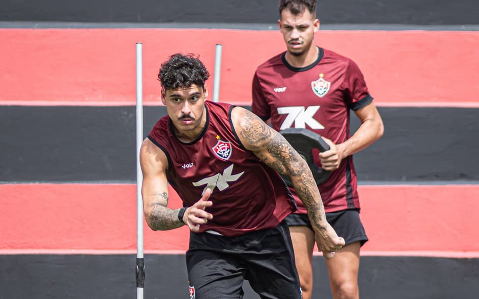 Lucas Halter em treino do Vitória (Foto: Victor Ferreira / EC Vitória)