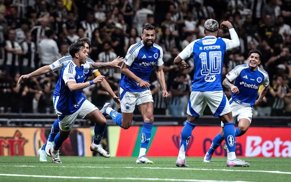 Fabrício Bruno comemora gol do Cruzeiro (Foto: Gustavo Aleixo/Cruzeiro)