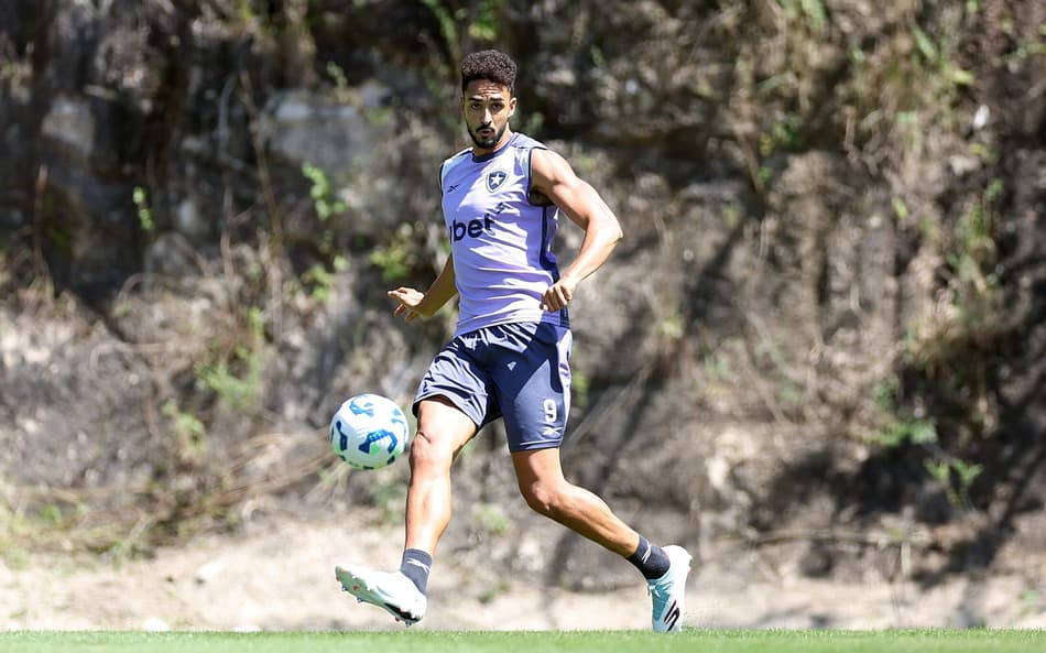 Chris Ramos em treino do Botafogo (Foto: Vítor Silva/Botafogo)