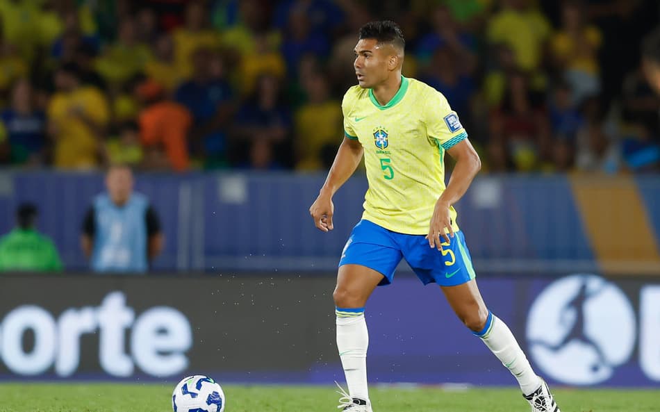 Casemiro em ação no jogo Brasil x Chile (Foto: Rafael Ribeiro/CBF)