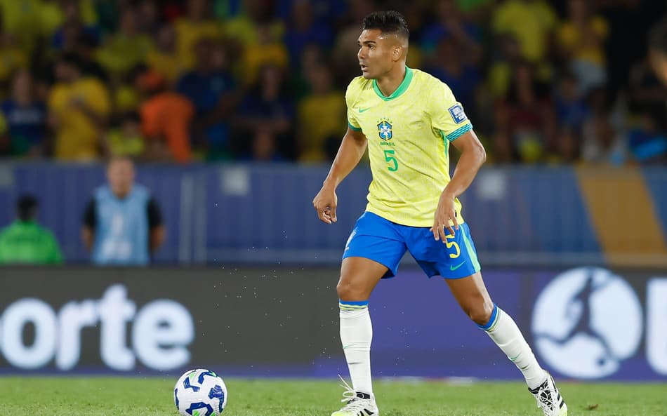 Casemiro em ação no jogo Brasil x Chile (Foto: Rafael Ribeiro/CBF)