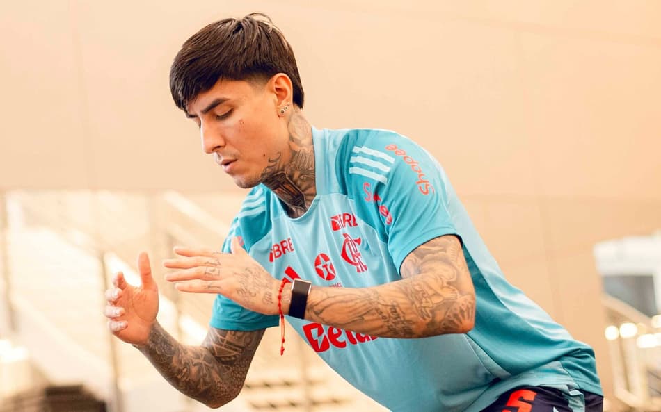 Erick Pulgar durante treino do Flamengo (Foto: Adriano Fontes/Flamengo)