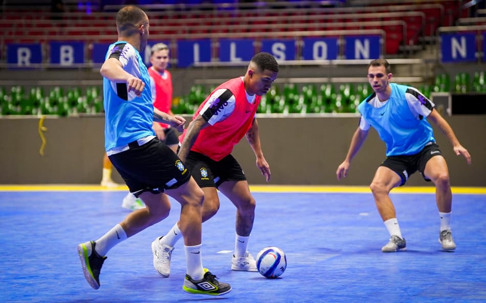 Treino da Seleção Brasileira de Futsal (Foto: Joilson Marconne/CBF)