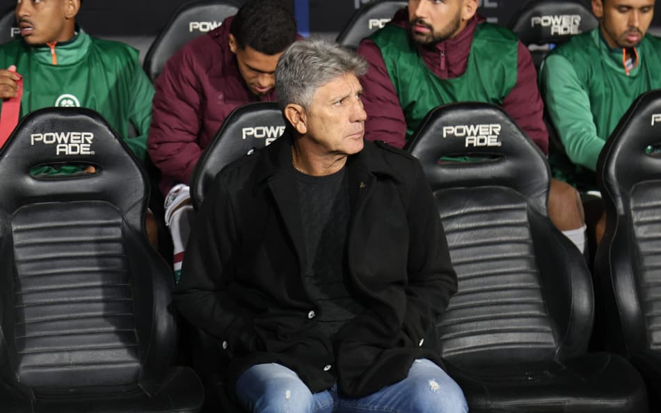 Renato Gaúcho à beira do campo durante Fluminense x Lanús, pela Sul-Americana (Foto: Marcelo Gonçalves/ Fluminense FC)