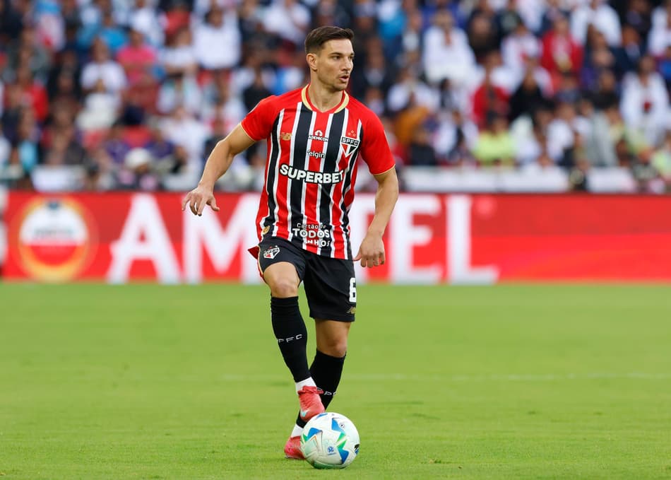 Cédric Soares