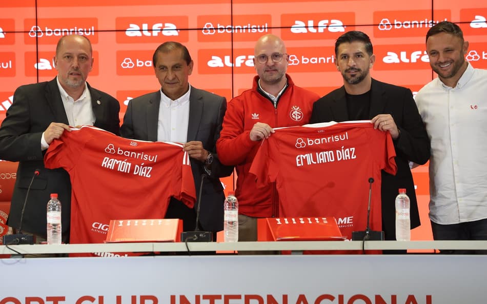 Apresentação de Ramón e Emiliano Díaz no Internacional
