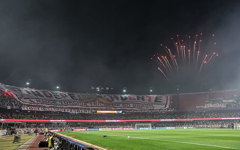 Torcida do São Paulo marca presença no duelo diante da LDU, pela Libertadores. (Foto: Paulo Pinto / São Paulo FC)