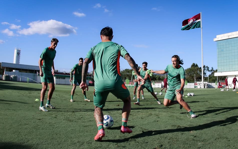 Estrangeiros do Fluminense no primeiro treino com Zubeldía (Foto: Marcelo Gonçalves / Fluminense FC)