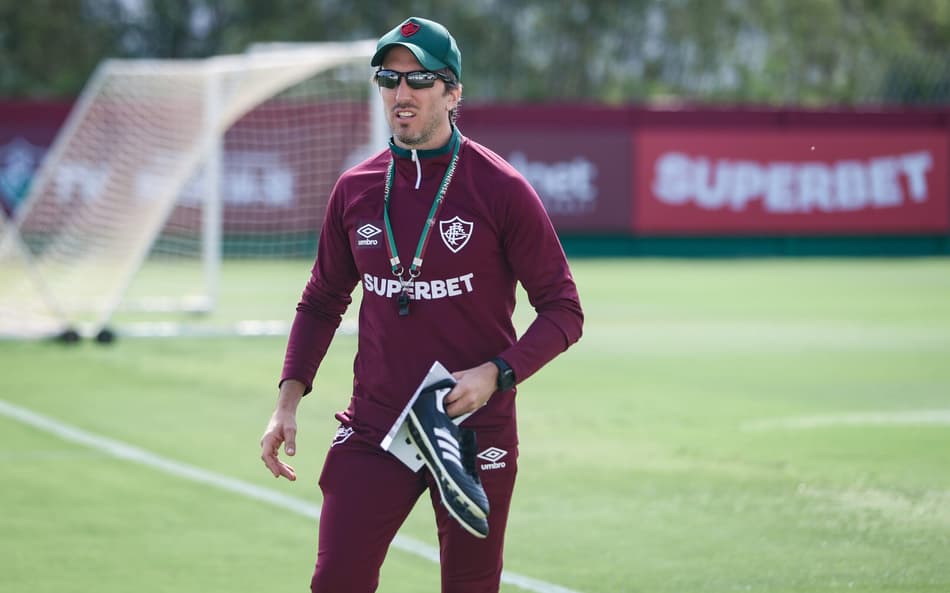 Zubeldía comanda seu primeiro treino no Fluminense (Foto: Marcelo Gonçalves / Fluminense FC)