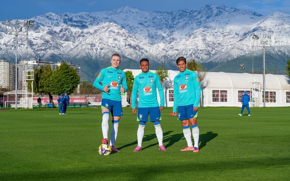 Jogadores da Seleção Sub-20 durante treino antes da estreia contra o México no Mundial (Foto: Nelson Terme / CBF)