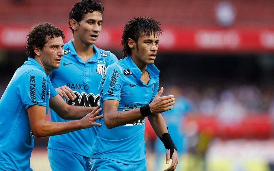 Elano jogou ao lado de Ganso e Neymar no Santos (Foto: Ricardo Saibun/Santos FC)