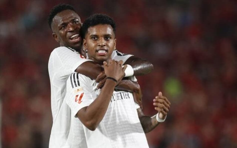 Rodrygo e Vini Jr pelo Real Madrid