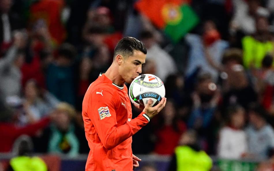 Cristiano Ronaldo marcou em Portugal x Espanha (Foto: John MACDOUGALL / AFP)