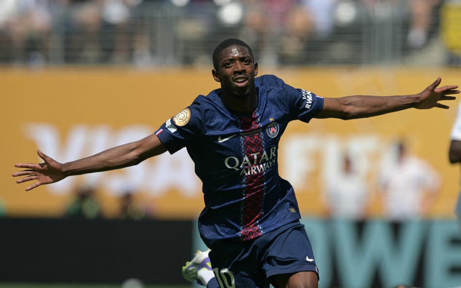 Dembélé comemora gol marcado contra o Real Madrid (Foto: JUAN MABROMATA / AFP)