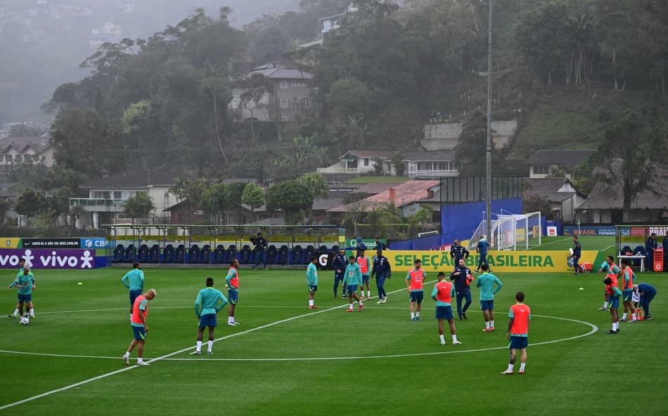 AO VIVO – Acompanhe, com imagens, o treino da Seleção Brasileira