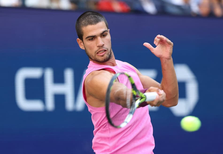 Alcaraz na partida contra Djokovic no US Open (Foto: Al Bello/Getty Images/AFP )