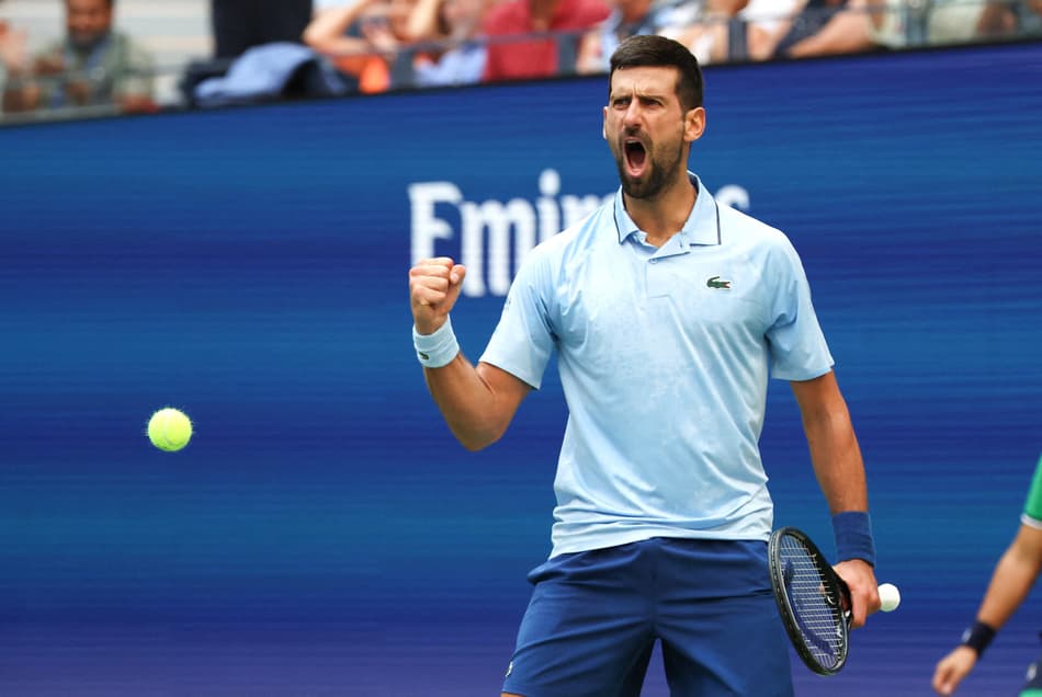 Djokovic chegou a abrir 3/0 no segundo set (Foto: TIMOTHY A. CLARY / AFP)