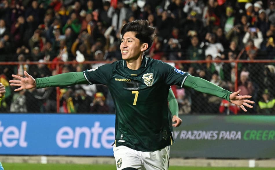 Miguelito comemora gol na derrota do Brasil para a Bolívia (Foto: AIZAR RALDES / AFP)