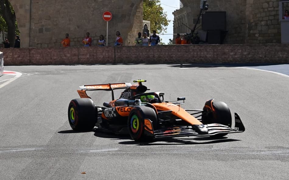 Lando Norris em último treino livre do GP do Azerbaijão de F1 (Foto: Alexander Nemenov / AFP)