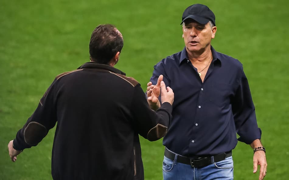 Rogério Ceni e Renato Gaúcho se encontram em Grêmio x Fortaleza (Foto: Pedro H. Tesch/AGIF)