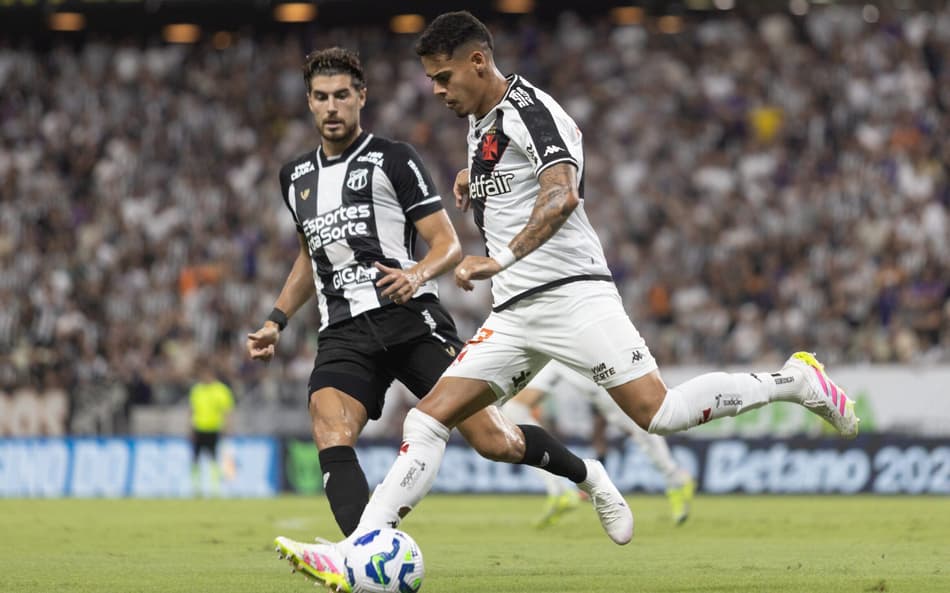 Pedro Raul e Lucas Freitas em Ceará x Vasco (Foto: Lucas Emanuel/AGIF)