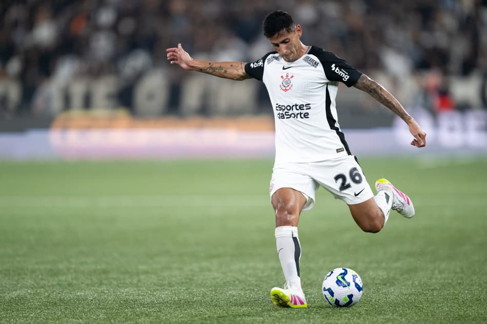 Angileri em ação pelo Corinthians