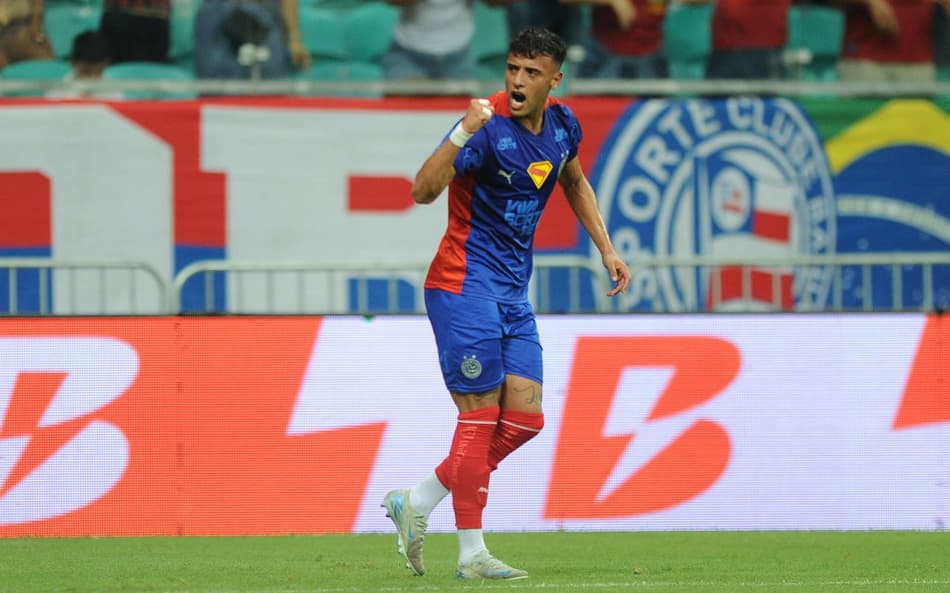 Lucho Rodríguez comemora gol contra o Retrô (Foto: Jhony Pinho/AGIF)