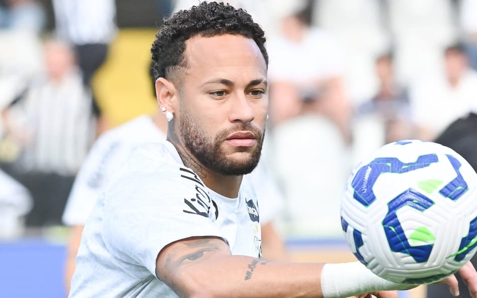Neymar deve ser titular no duelo entre o Santos e o Atlético-MG. (Foto: Jota Erre/AGIF)