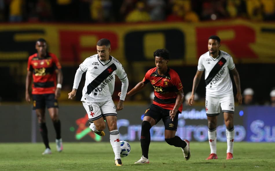 Coutinho em Sport x Vasco (Foto: Marlon Costa/AGIF)