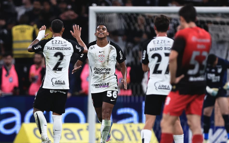 Corinthians venceu o Athletico por 2 a 0 (Foto: Ettore Chiereguini/AGIF)