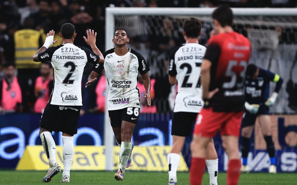 Corinthians venceu o Athletico por 2 a 0 (Foto: Ettore Chiereguini/AGIF)