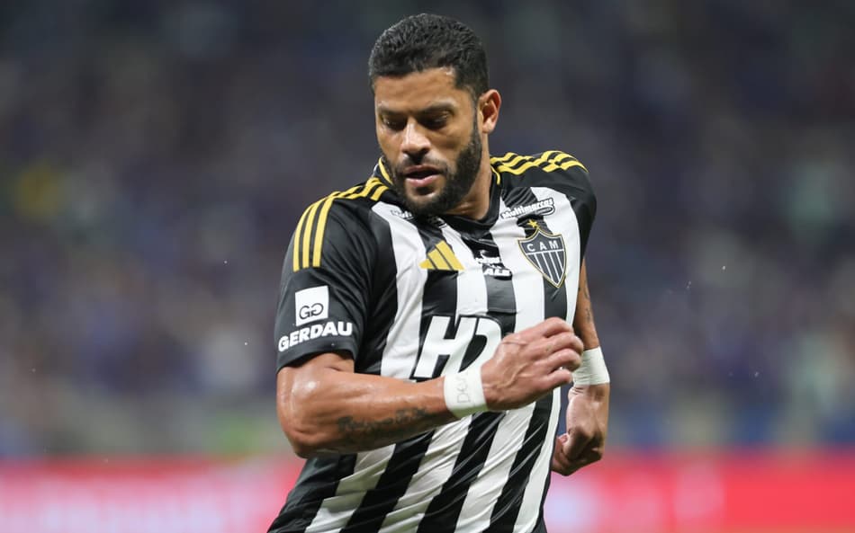 Hulk em campo em Cruzeiro x Atlético-MG