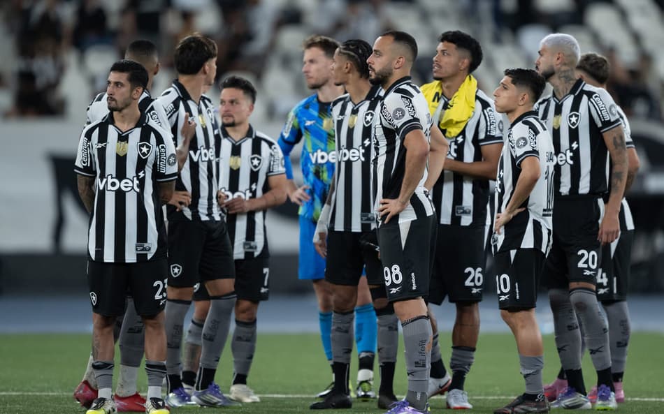 Botafogo foi eliminado da Copa do Brasil (Foto: Jorge Rodrigues/AGIF)