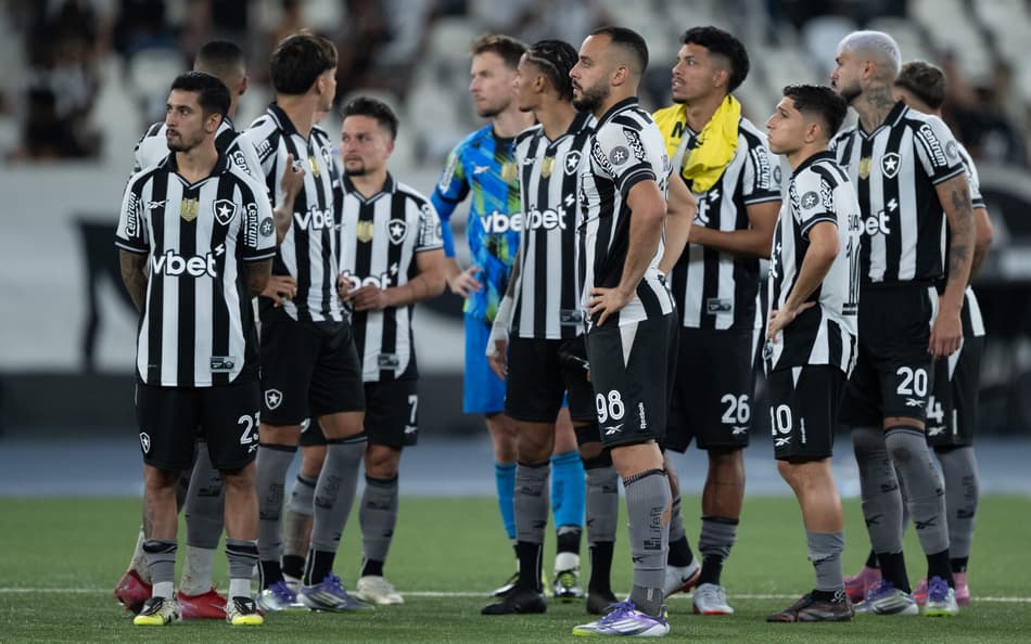 Botafogo foi eliminado da Copa do Brasil (Foto: Jorge Rodrigues/AGIF)