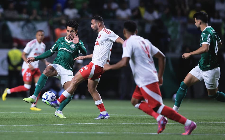 Lucas Evangelista, do Palmeiras, e Thiago Maia, do Internacional