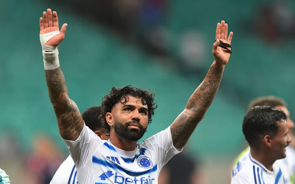 Gabigol comemora vitória do Cruzeiro na Fonte Nova (Foto: Jhony Pinho/AGIF)